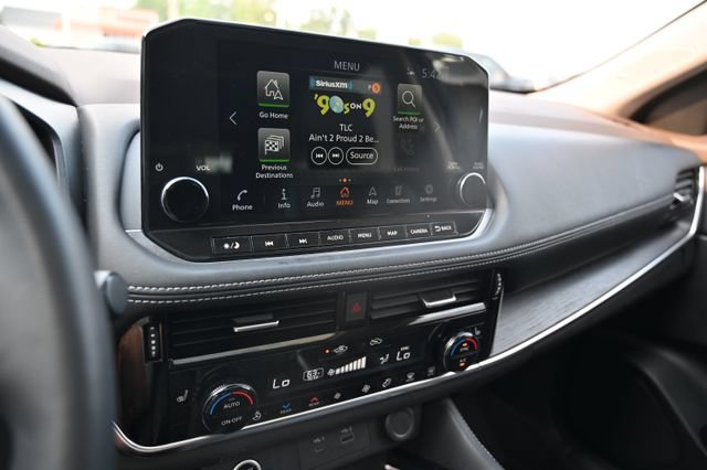 Used 2021 Nissan Rogue Platinum FWD image 15