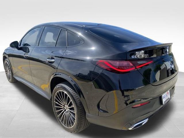 Used 2025 Mercedes-Benz GLC 300 4MATIC image 9