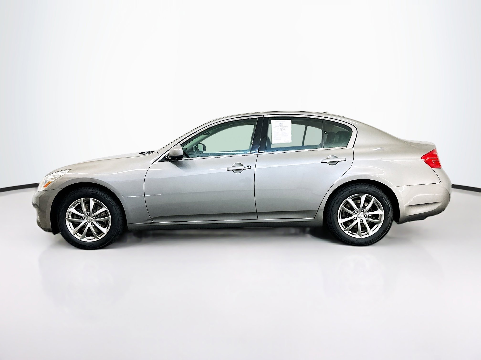 Used 2008 INFINITI G35 x Sedan w/ Premium Pkg image 4