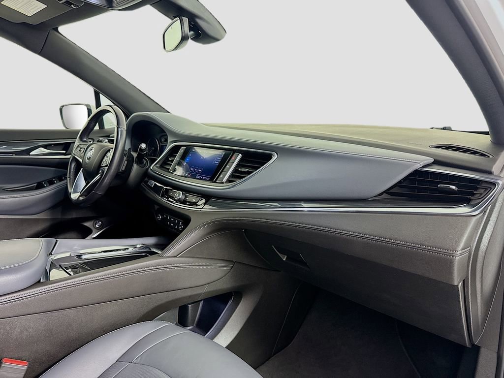 Used 2023 Buick Enclave Essence image 29