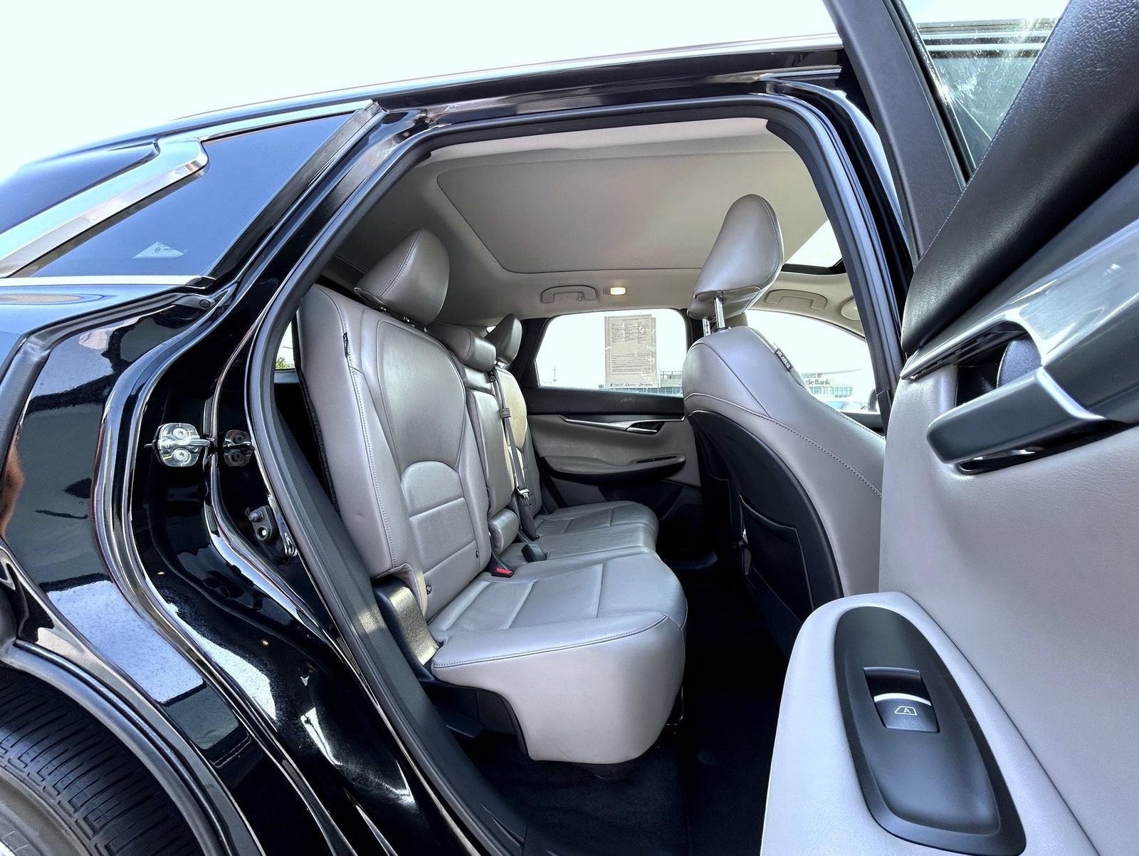 Certified 2025 INFINITI QX50 Luxe AWD/4WD image 18