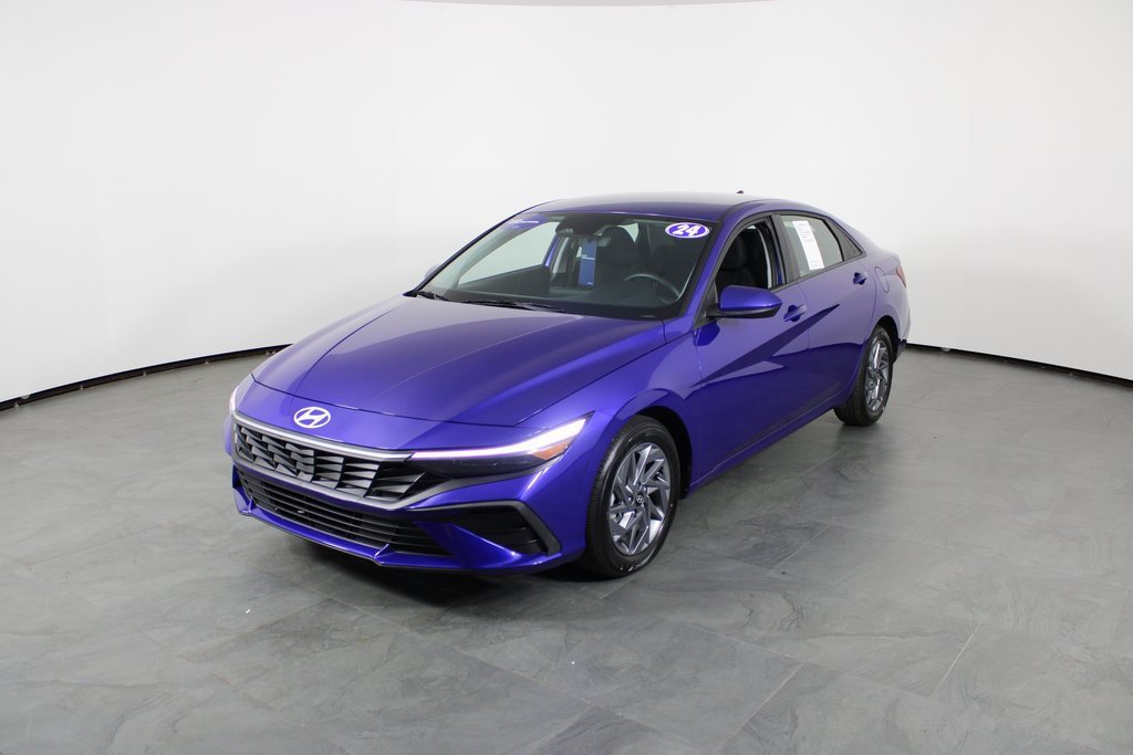 Certified 2024 Hyundai Elantra SEL image 2