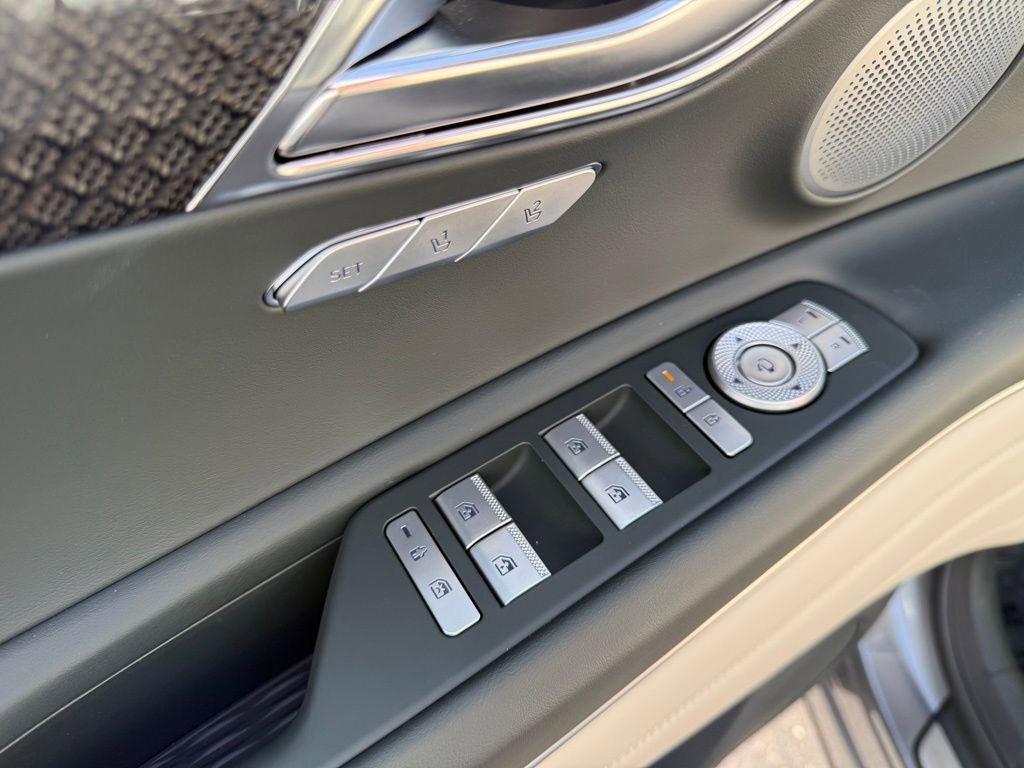 Used 2025 Genesis GV80 3.5T e-SC image 10