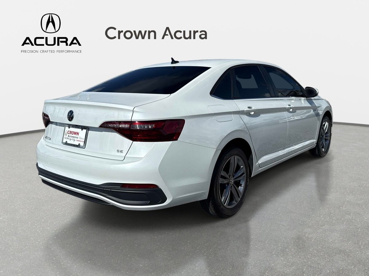 Used 2022 Volkswagen Jetta SE FWD image 4