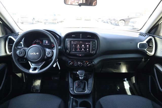 Used 2022 Kia Soul LX FWD image 16