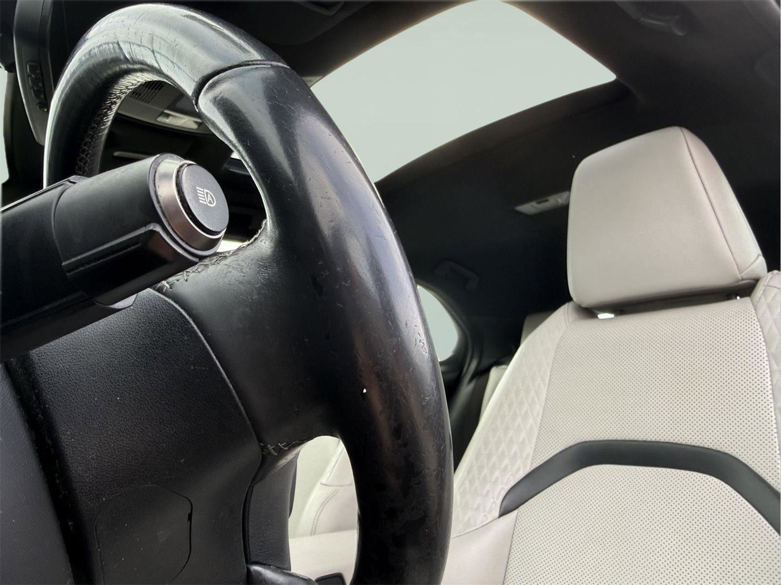 Used 2019 Lexus UX 250h image 13
