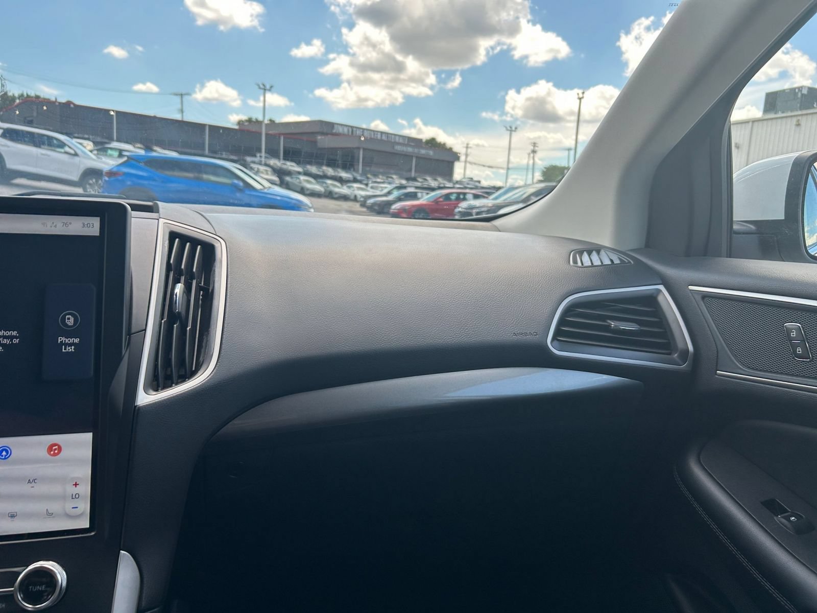 Used 2024 Ford Edge SEL AWD/4WD image 25