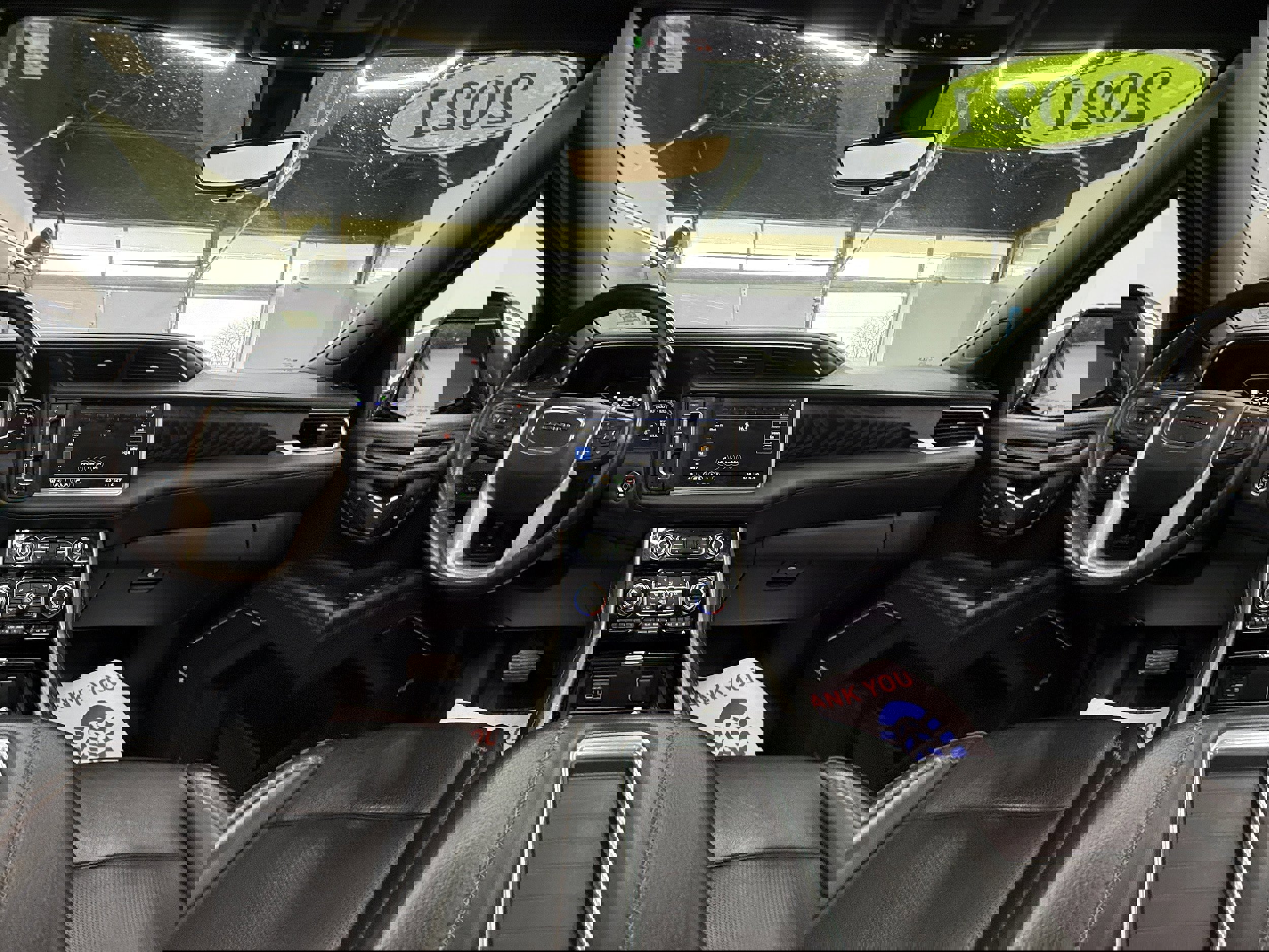 Used 2021 GMC Yukon Denali w/ Denali Premium Package image 14