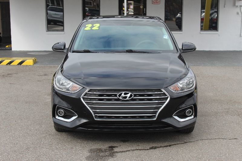Used 2022 Hyundai Accent SEL image 2