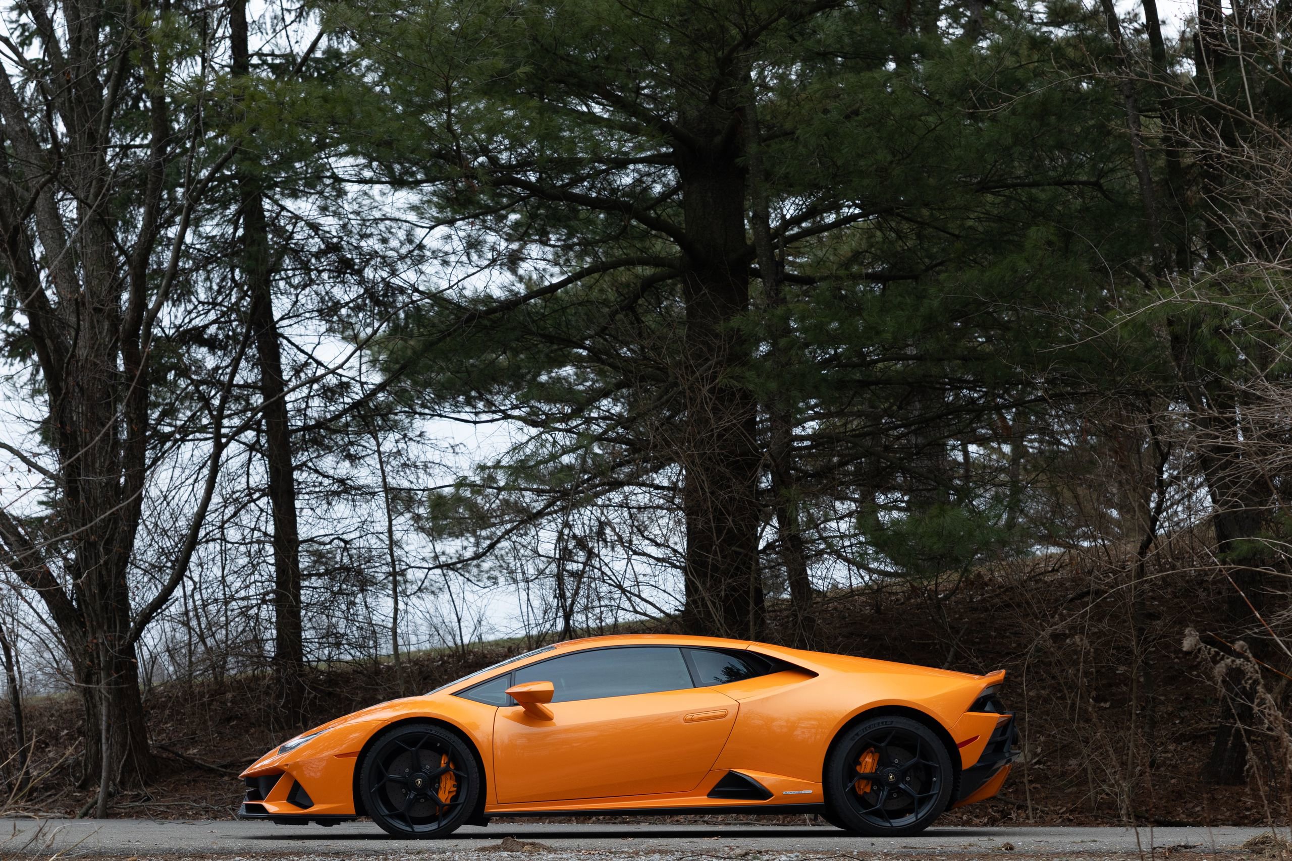 Used 2020 Lamborghini Huracan EVO image 3
