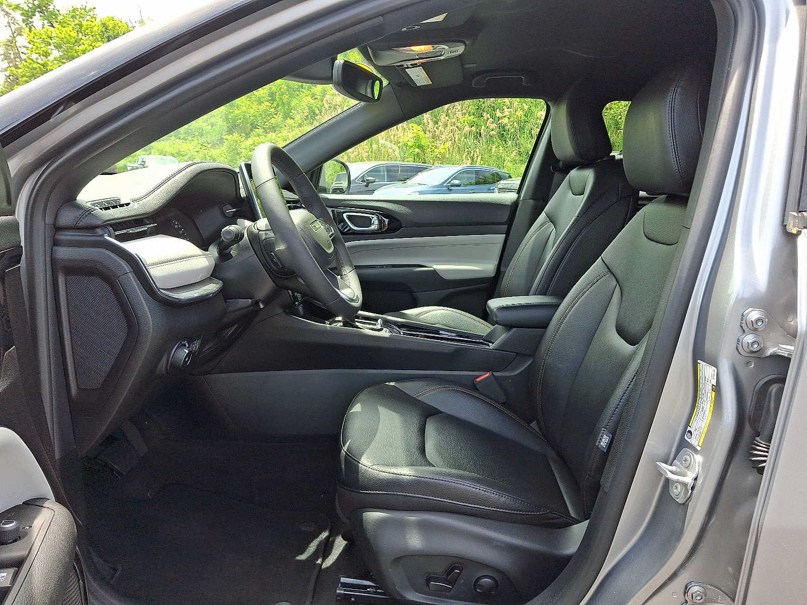 Used 2024 Jeep Compass Limited AWD/4WD image 13