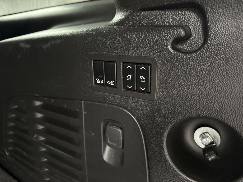 Used 2018 GMC Yukon XL Denali w/ Denali Ultimate Package image 37