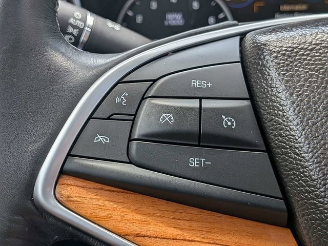 Used 2017 Cadillac XT5 Platinum AWD/4WD image 26