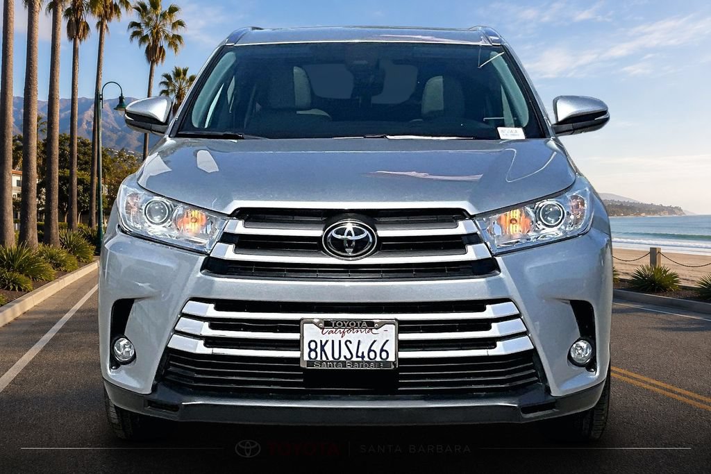 Used 2019 Toyota Highlander XLE w/ Carpet Mat Package (TMS) FWD image 2