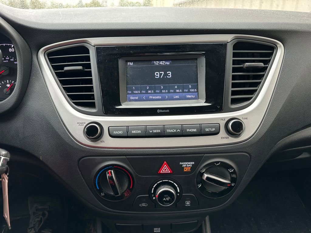 Used 2022 Hyundai Accent SE FWD image 6