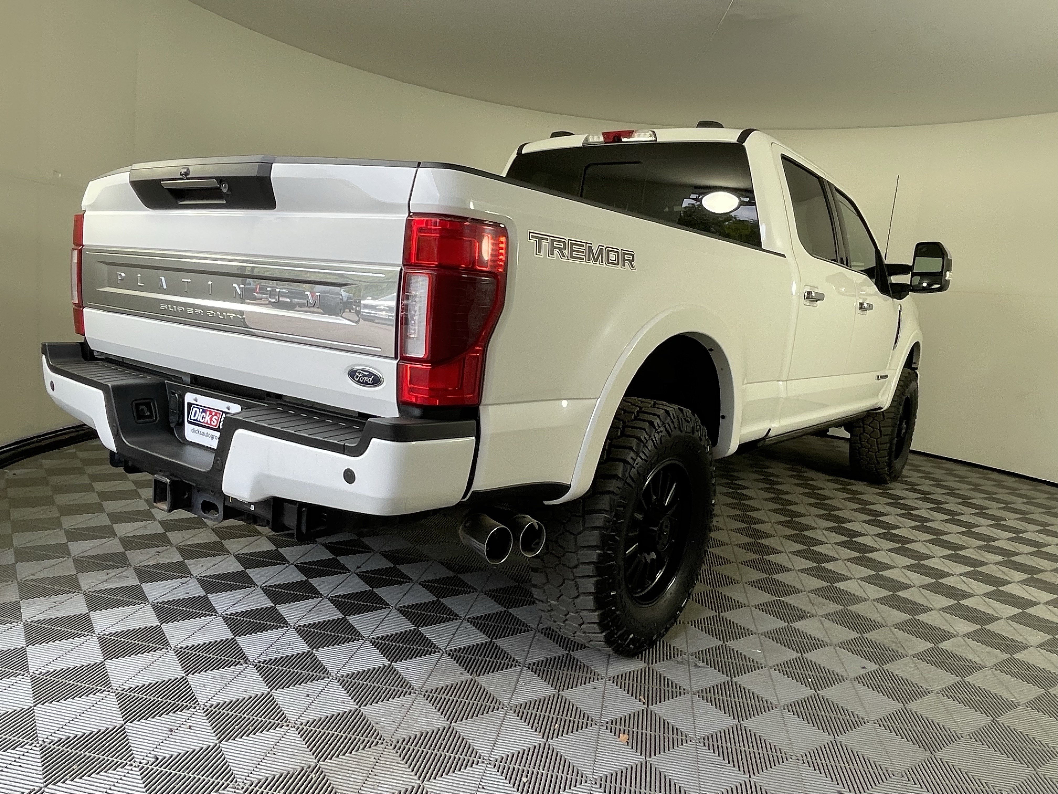 Used 2022 Ford F350 Platinum w/ Tremor Off-Road Package AWD/4WD image 5