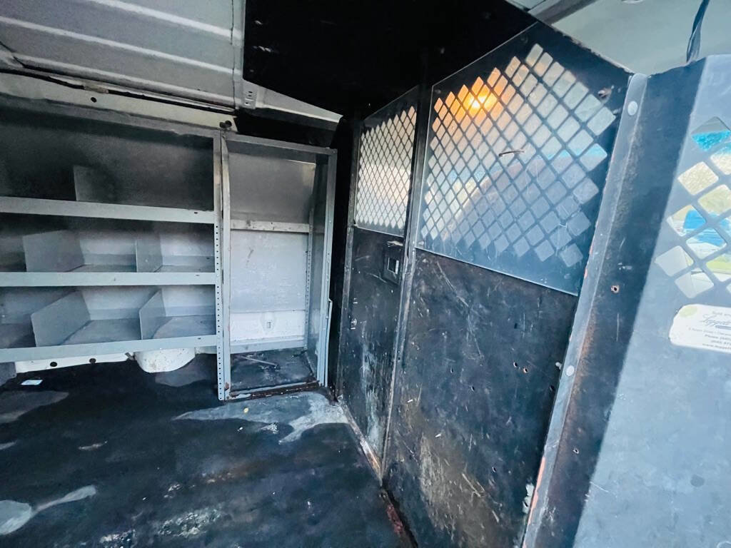 Used 2008 Ford E-250 and Econoline 250 image 15