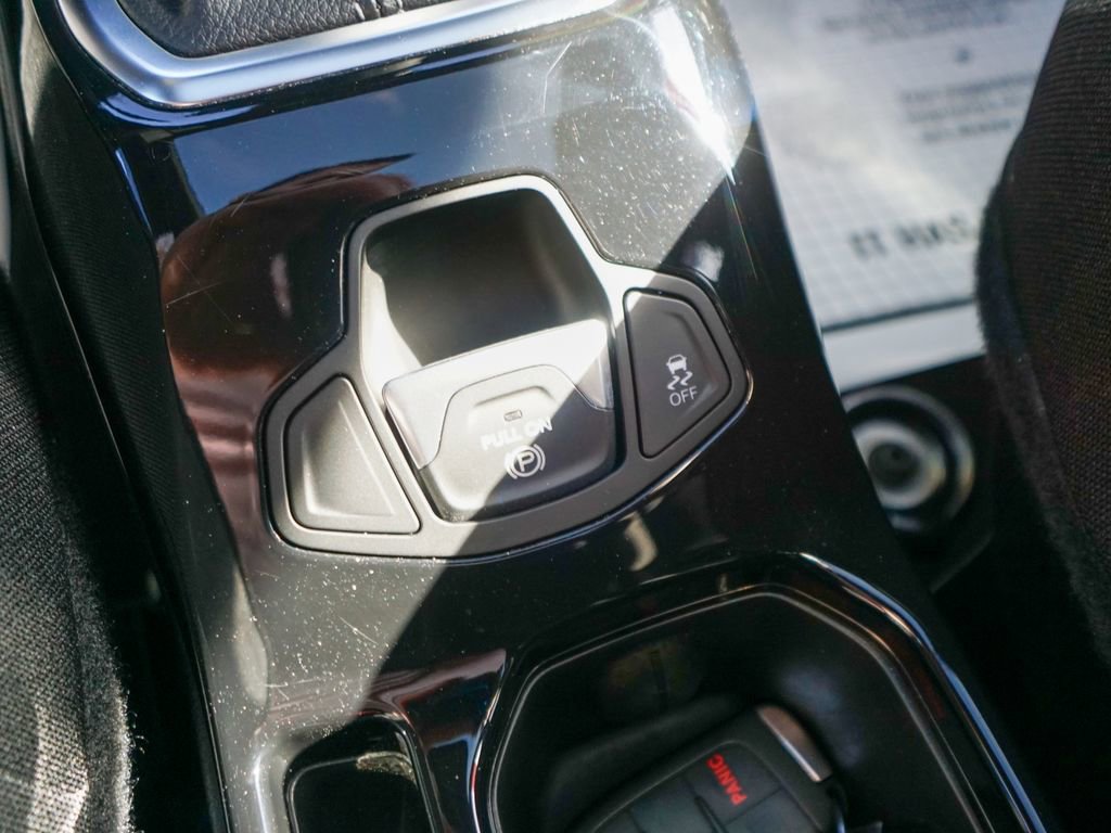 Used 2021 Jeep Renegade Latitude w/ Sun & Sound Group image 26