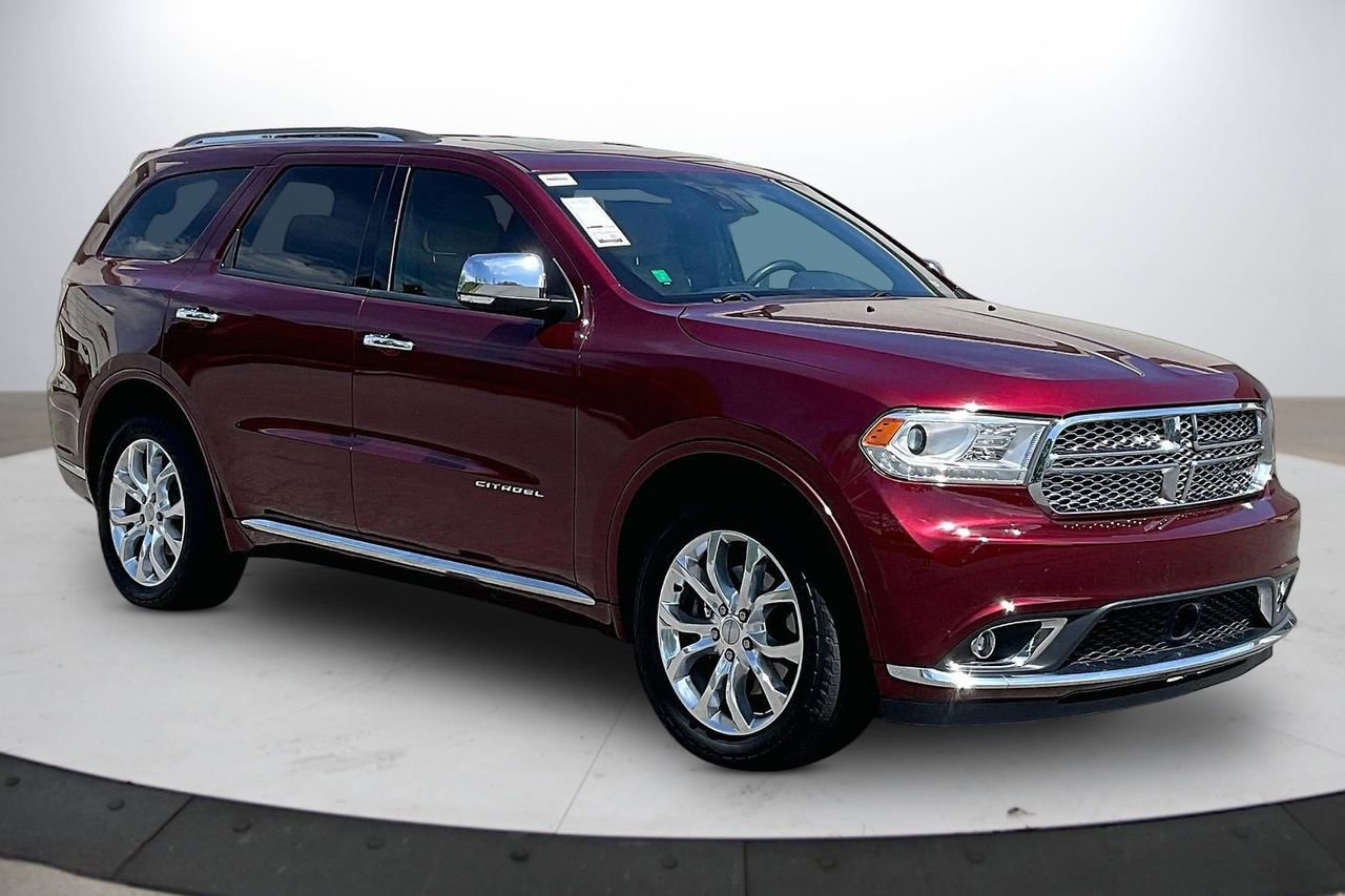 Used 2017 Dodge Durango Citadel w/ Premium Entertainment Group image 2