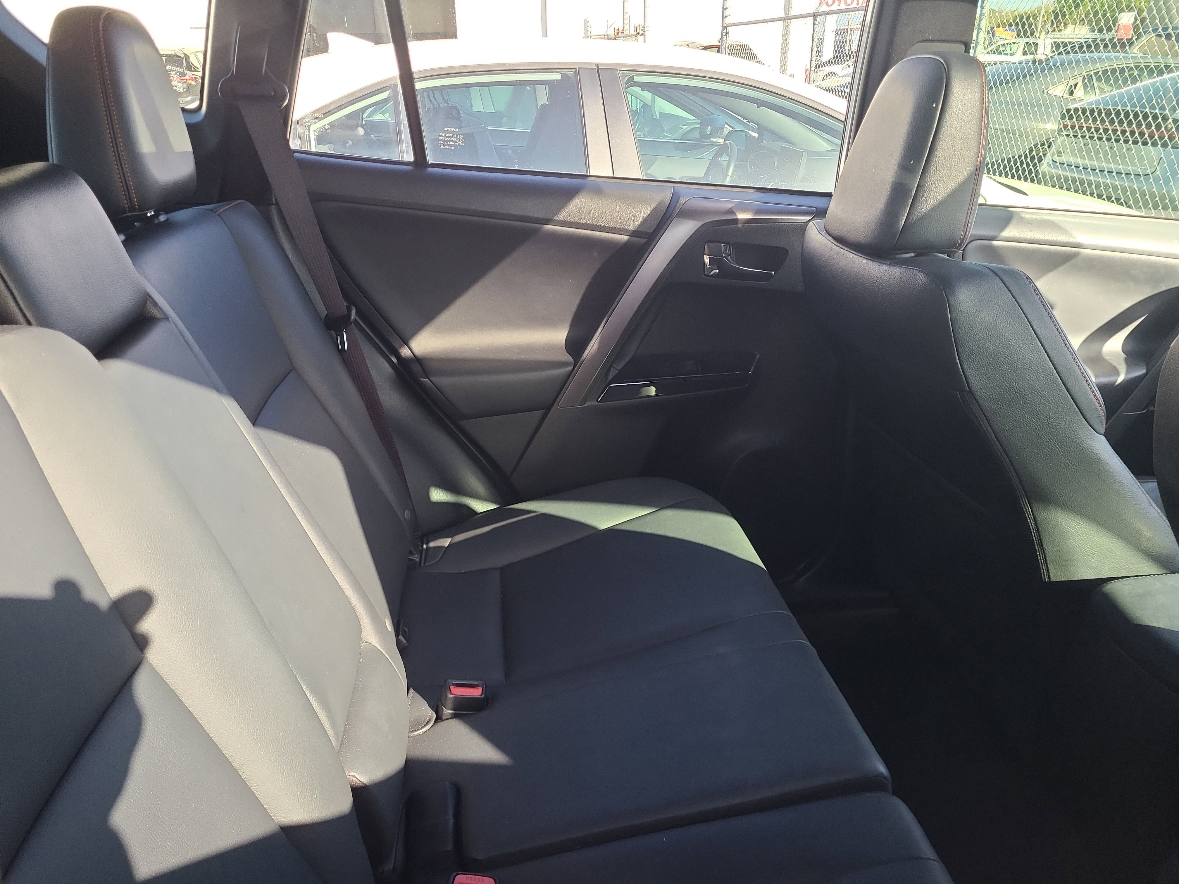 Used 2017 Toyota RAV4 SE image 8