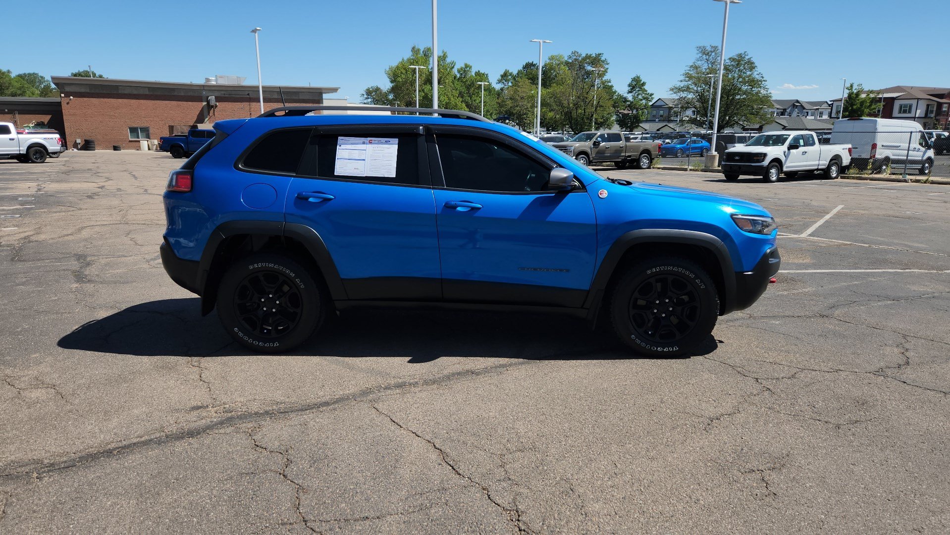 Used 2019 Jeep Cherokee Trailhawk AWD/4WD image 11