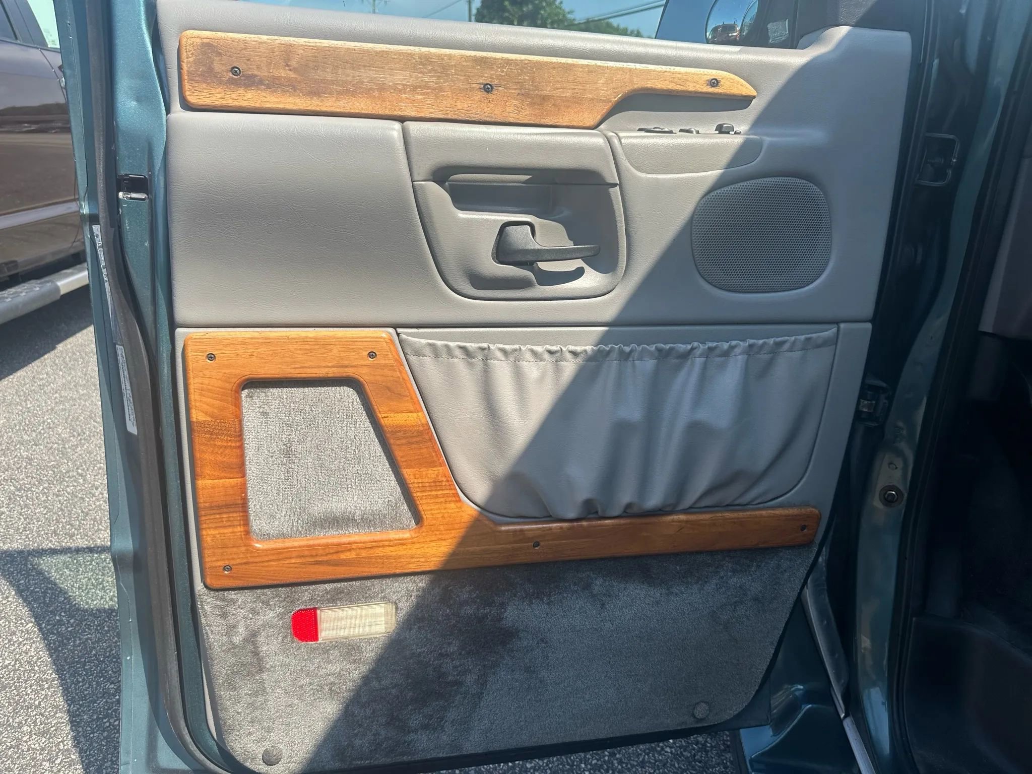 Used 1997 Ford E-150 and Econoline 150 image 11