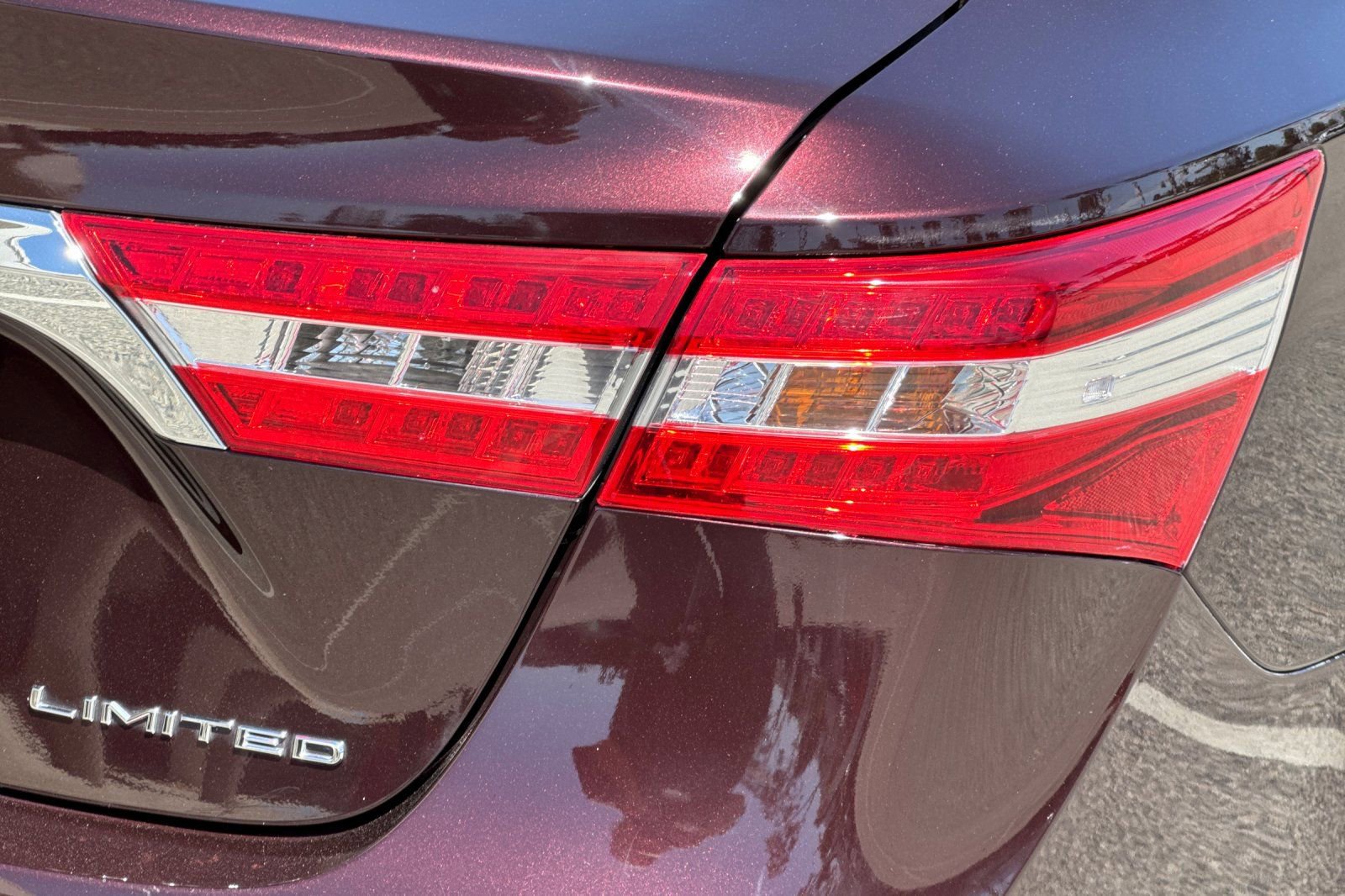 Used 2014 Toyota Avalon Limited FWD image 26