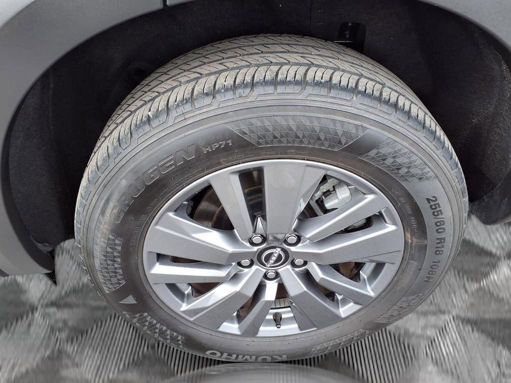 Used 2025 Nissan Pathfinder SV image 18