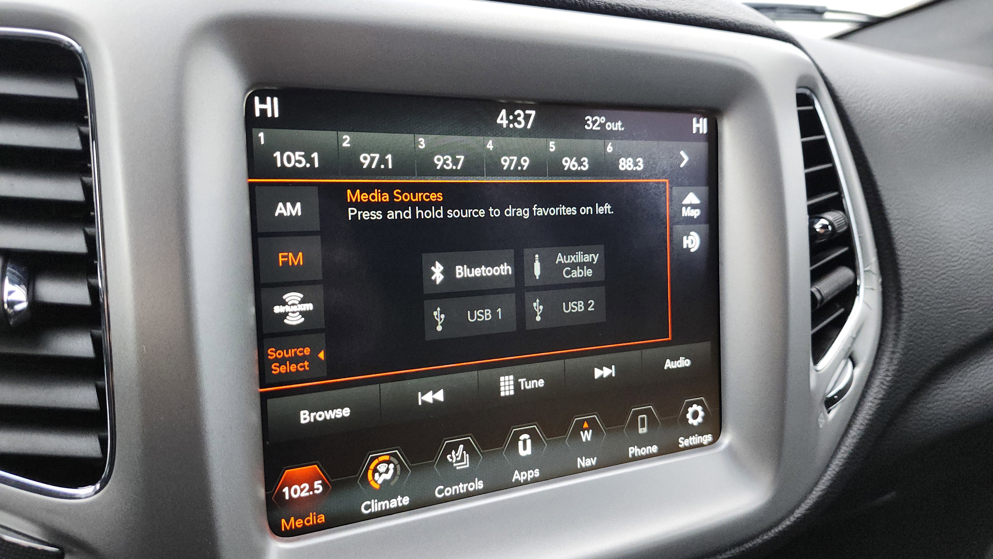 Used 2021 Jeep Compass Latitude w/ Driver Assistance Group image 6