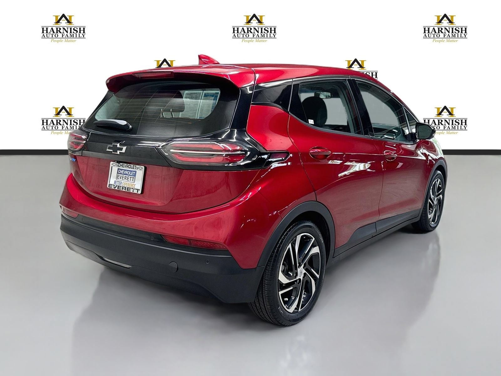 Used 2023 Chevrolet Bolt LT w/ Infotainment Package FWD image 6