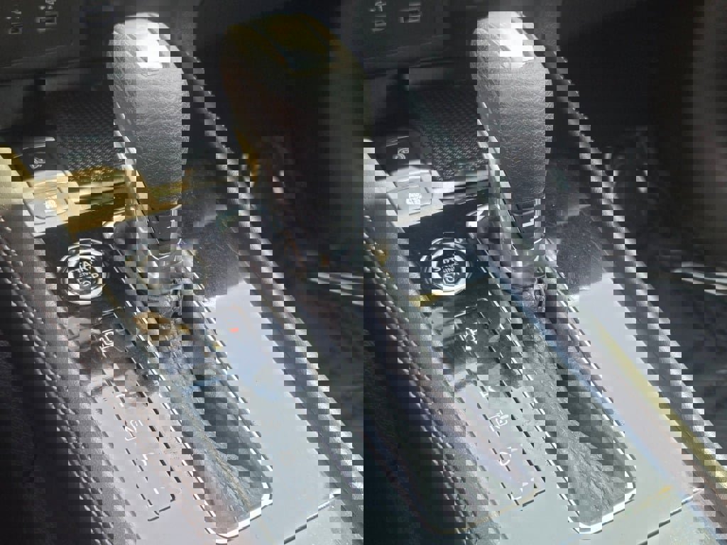 Used 2023 Nissan Kicks SV image 28