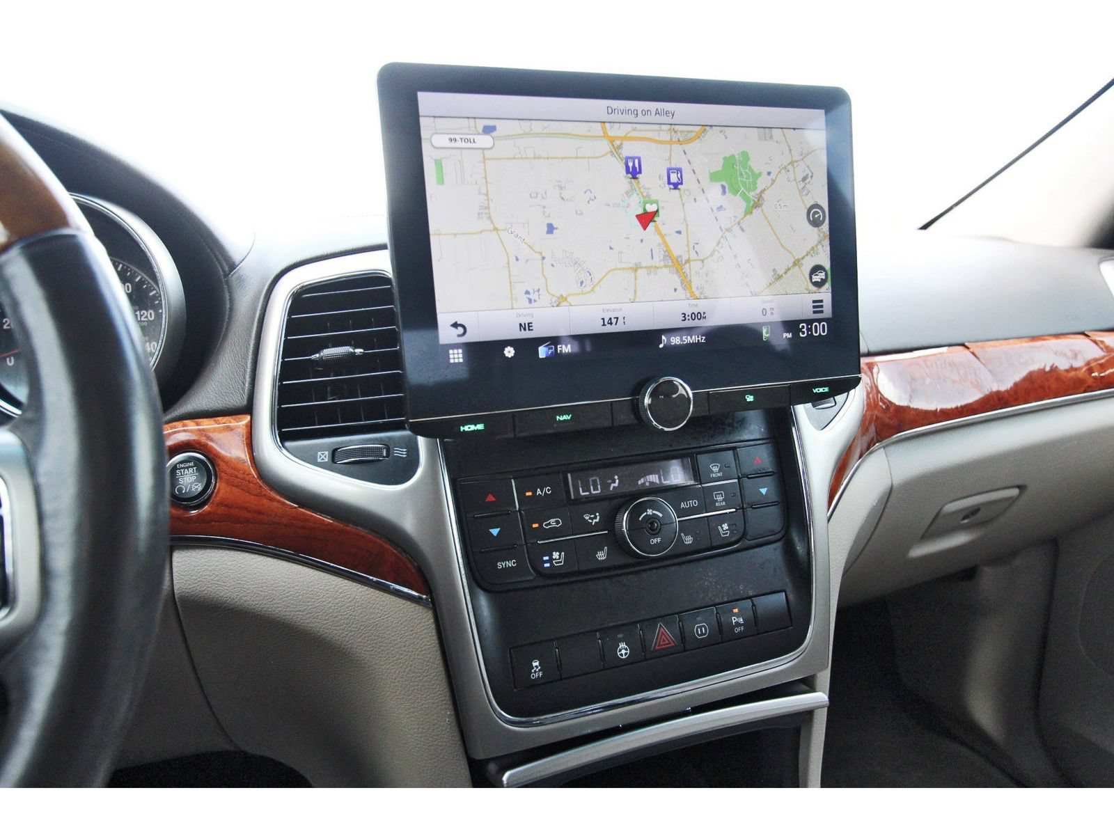 Used 2012 Jeep Grand Cherokee Overland RWD image 11