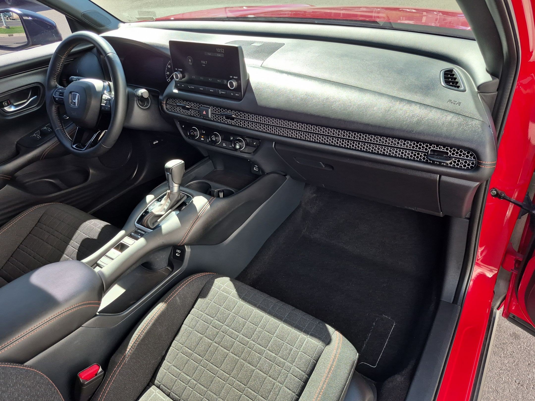 Certified 2025 Honda HR-V Sport image 33