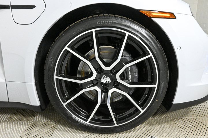 New 2025 Porsche Taycan image 37