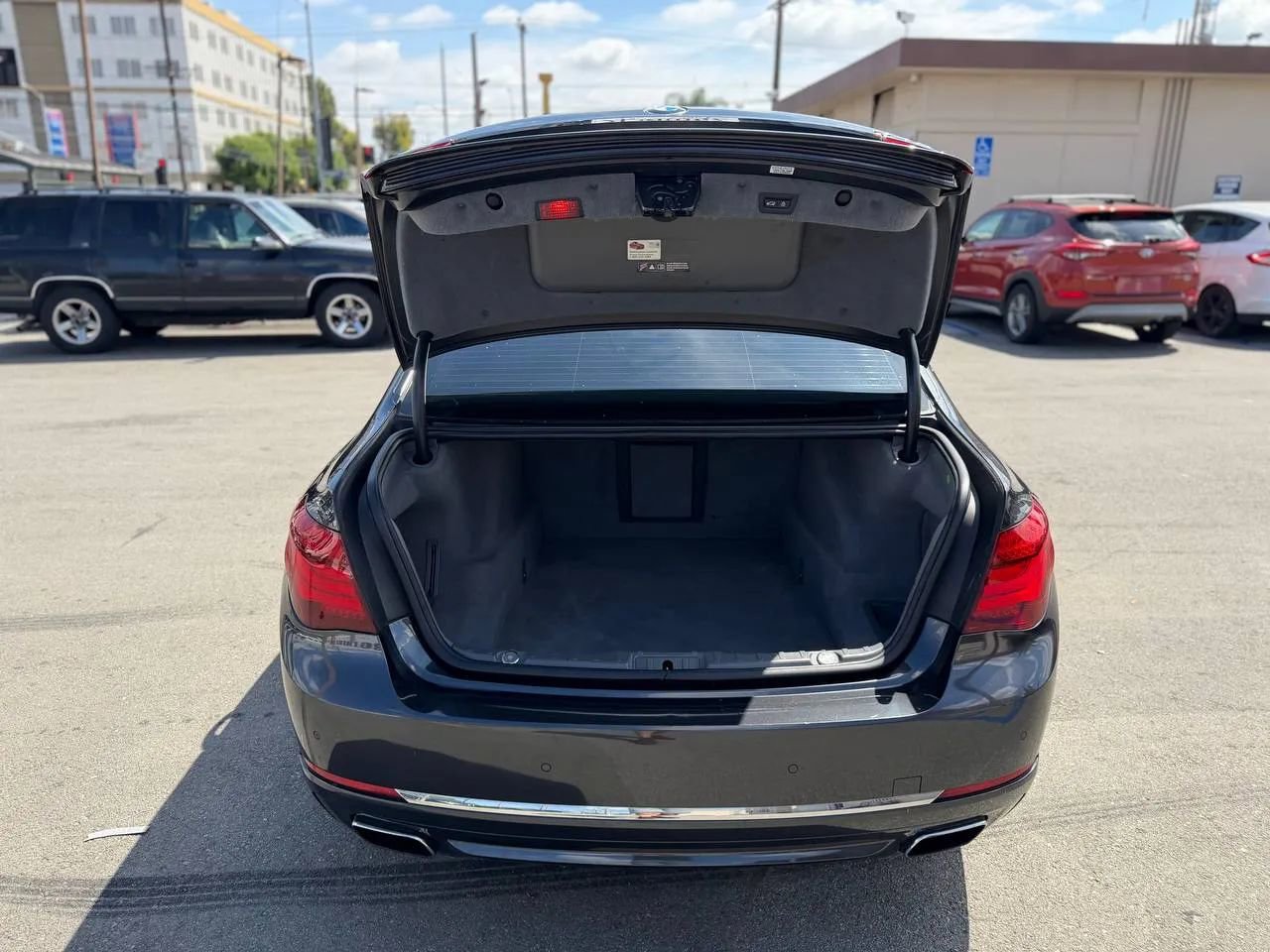 Used 2014 BMW 740i image 29