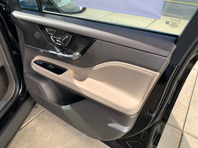 Certified 2023 Lincoln Corsair AWD image 15