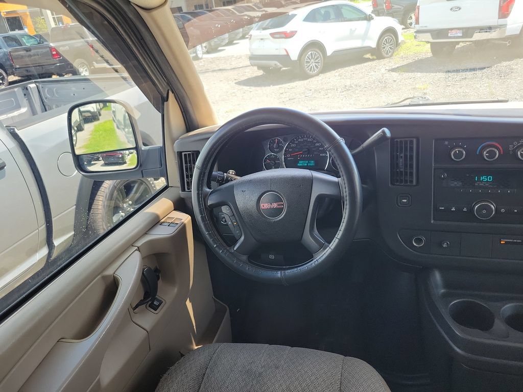 Used 2012 GMC Savana 1500 RWD image 16