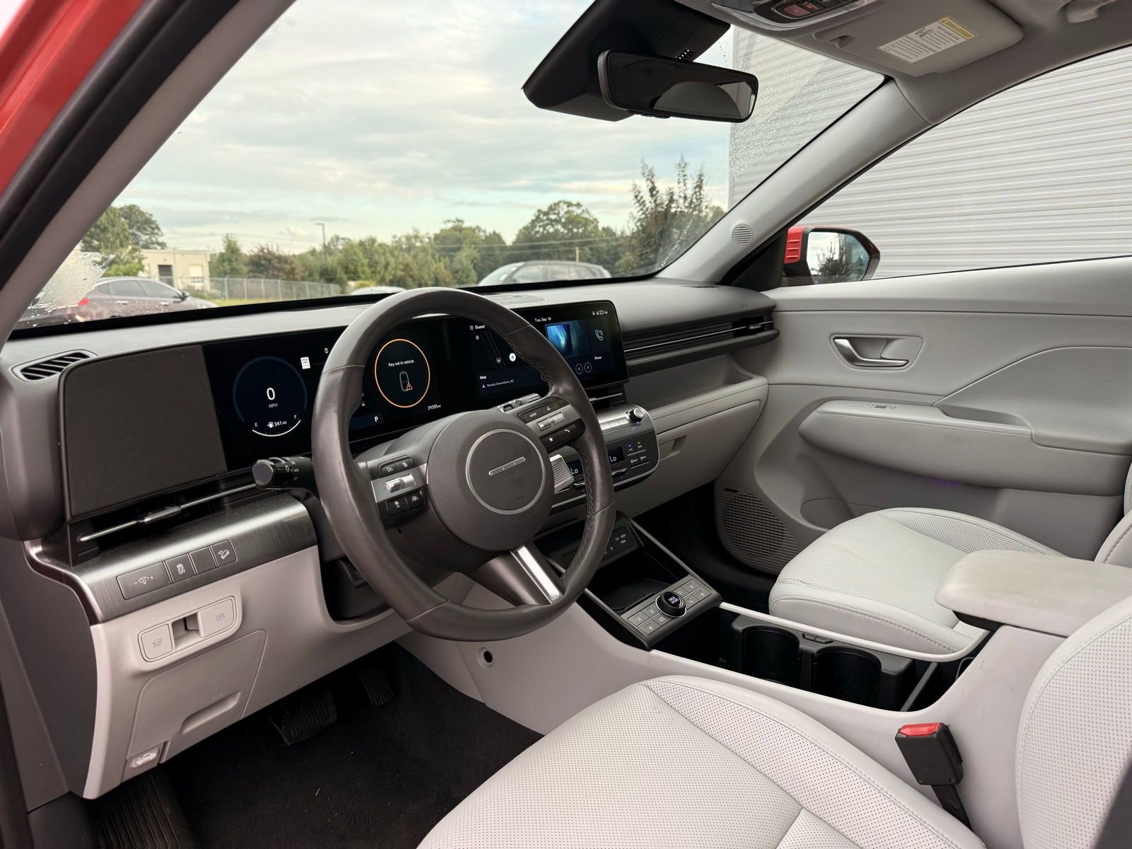 Used 2024 Hyundai Kona Limited image 12