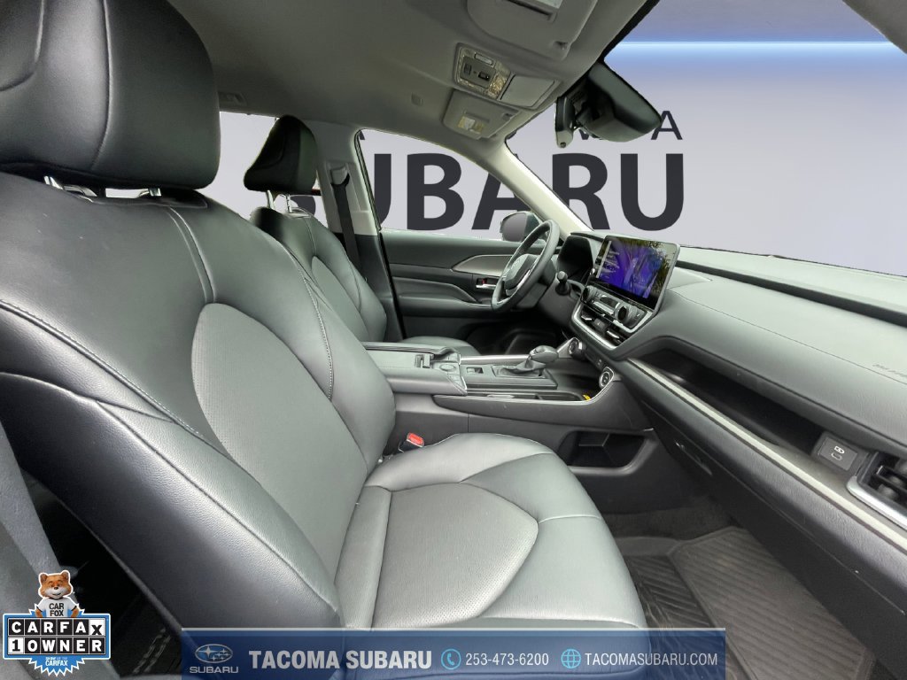 Used 2026 Toyota Grand Highlander AWD image 17