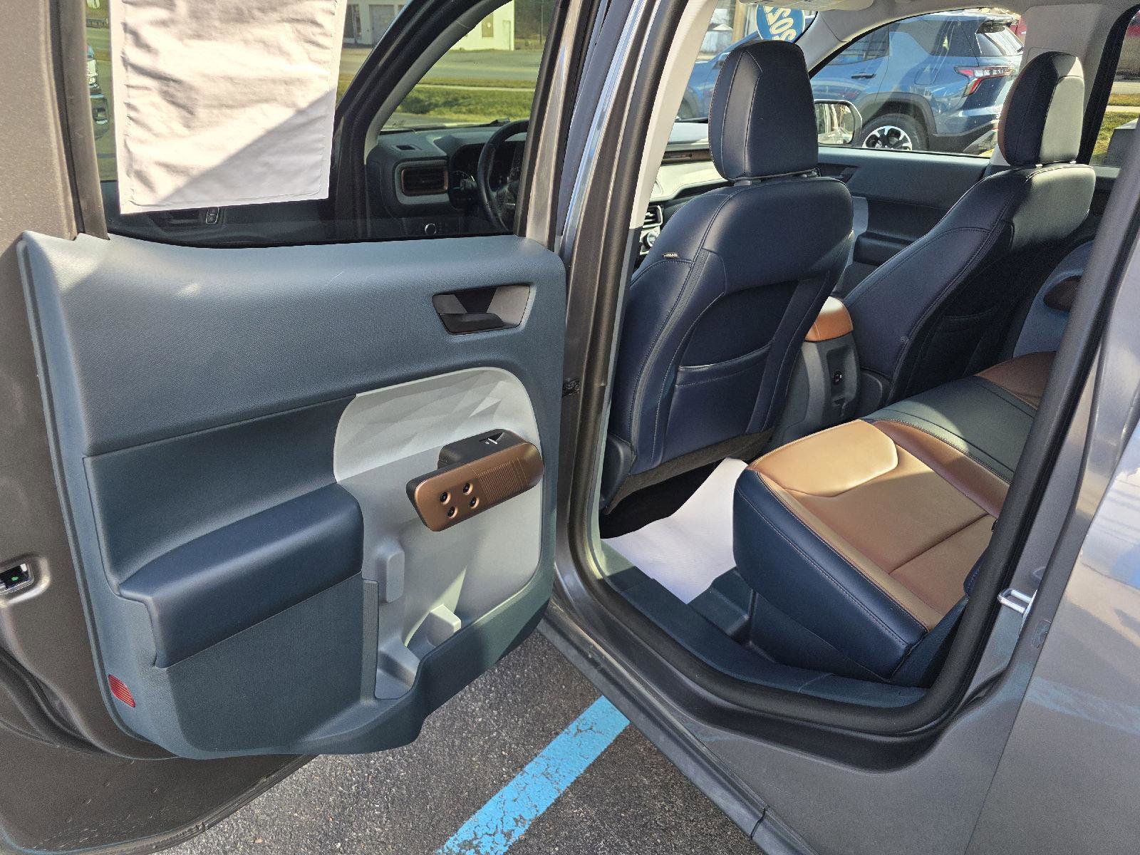 Used 2022 Ford Maverick Lariat w/ Equipment Group 500A Standard image 23