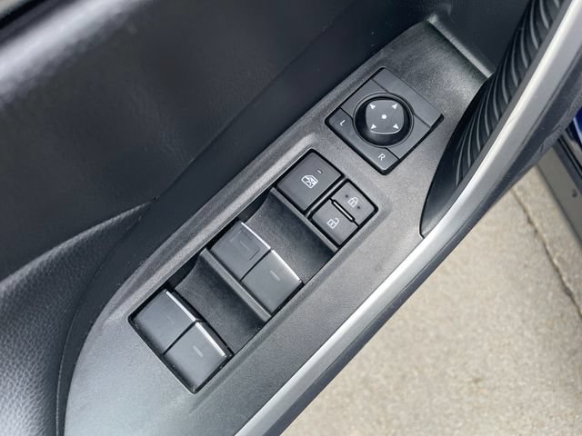 Used 2025 Toyota RAV4 XLE AWD/4WD image 21