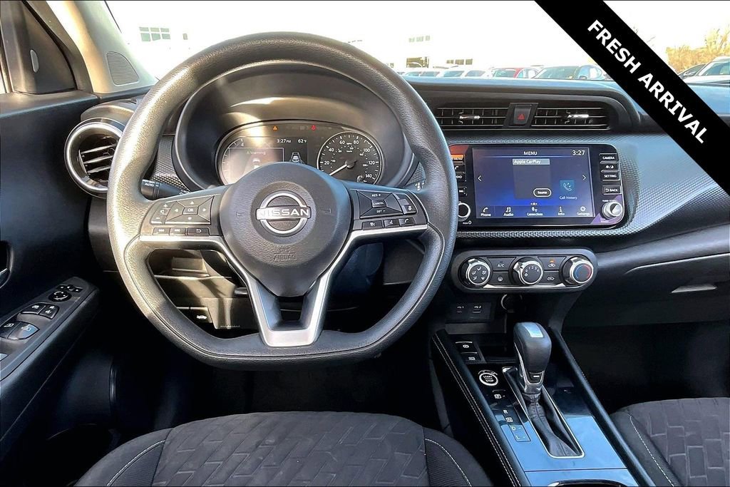 Used 2023 Nissan Kicks SV image 8
