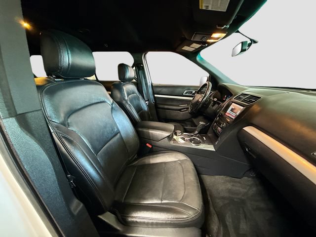 Used 2016 Ford Explorer XLT w/ Equipment Group 202A AWD/4WD image 25