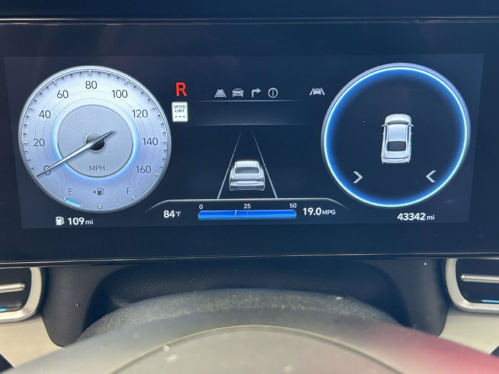 Used 2025 Hyundai Elantra Limited w/ Cargo Package FWD image 28