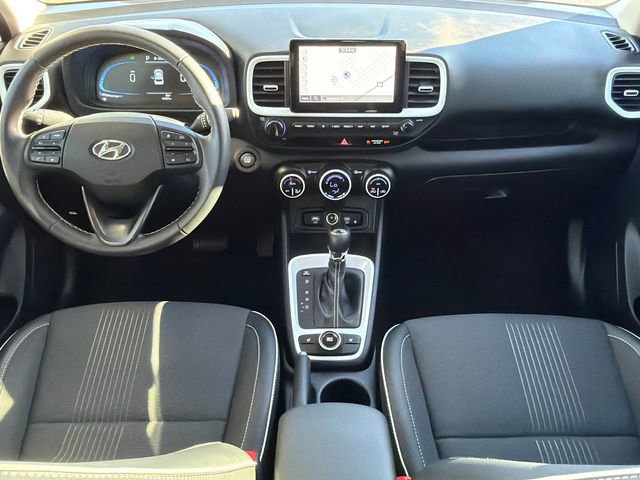 Used 2025 Hyundai Venue Limited FWD image 11