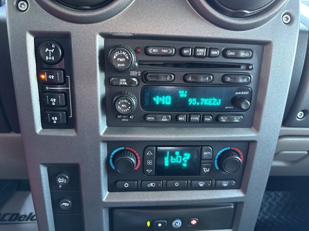 Used 2004 HUMMER H2 w/ Preferred Equipment Group AWD/4WD image 23