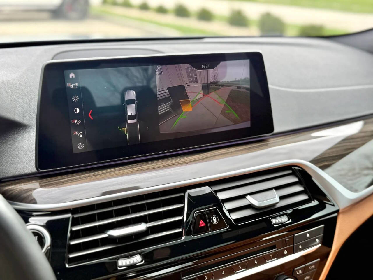 Used 2019 BMW 530i xDrive w/ M Sport Package image 22