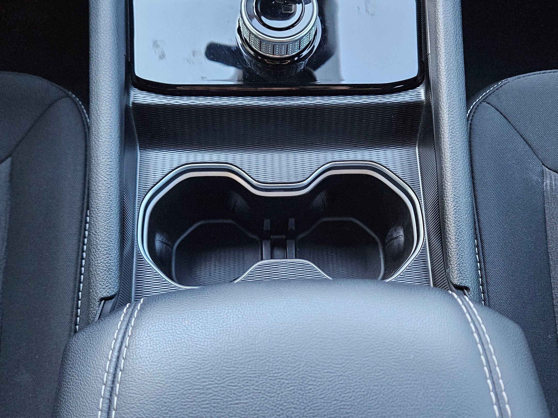 Used 2025 Jeep Grand Cherokee Laredo X w/ Luxury Tech Group I image 12