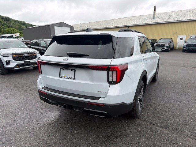 Used 2026 Ford Explorer ST-Line w/ ST-Line Street Pack AWD/4WD image 8