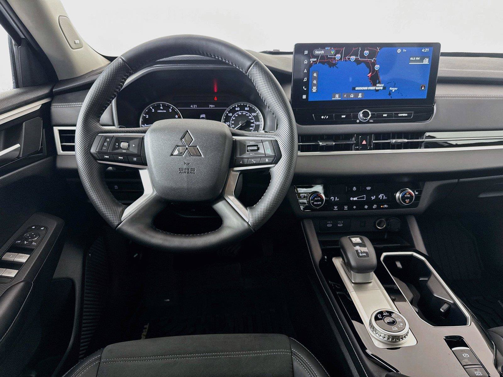 Used 2026 Mitsubishi Outlander AWD image 12